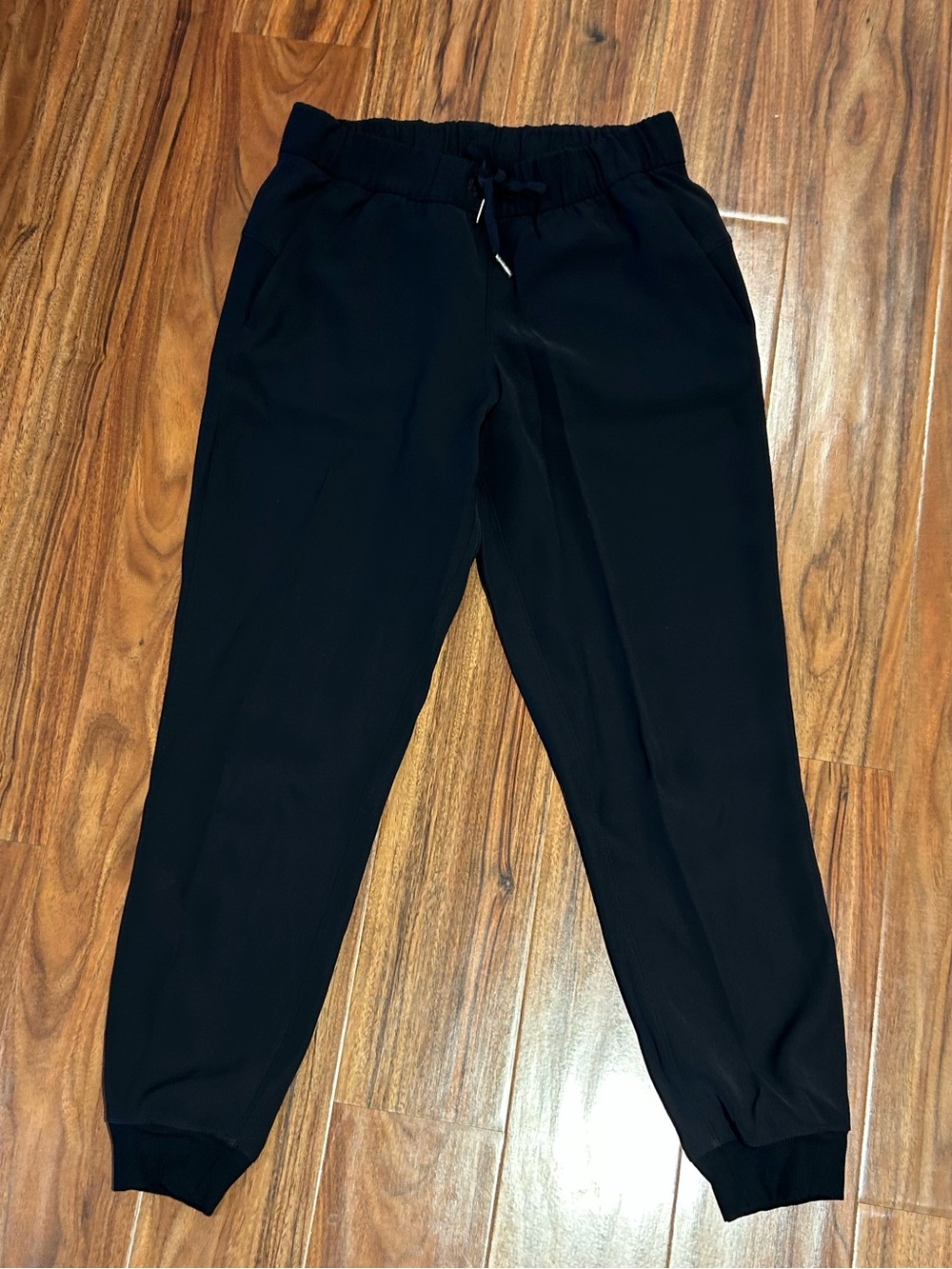Lululemon black on the fly trouser pants women’s size 6